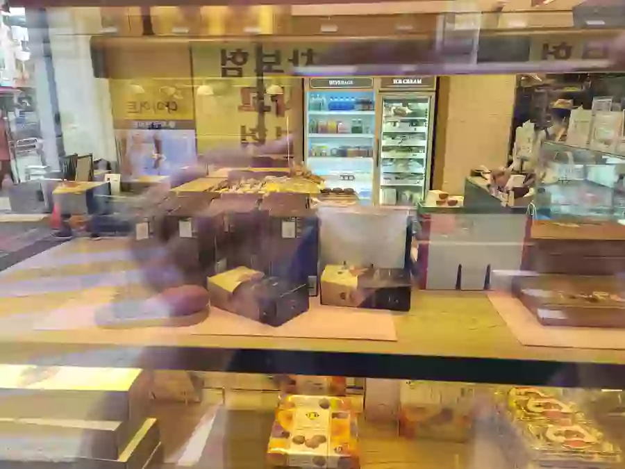 베이커리 카페 유리단열필름 시공 사진 1