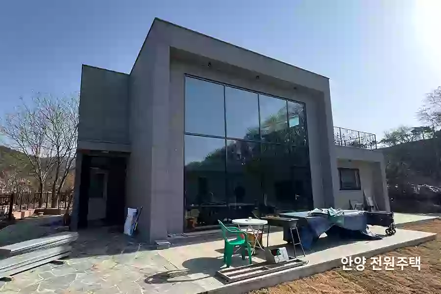 안양 단독주택 거실 유리단열필름 시공 작업